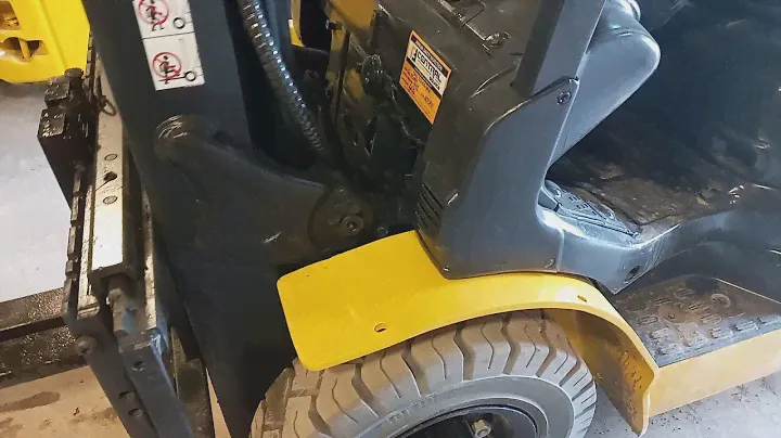 5,000 lb 2012 Komatsu FG25T-16 Forklift *DUAL FUEL*